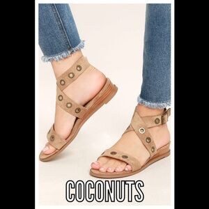 💕COCONUTS by MATISSE💕 Belize Suede Wedge Sandals